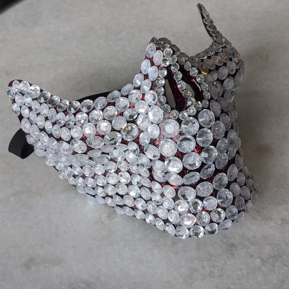 NEW Large Silver Embellished Halloween Face Mask - Picture 4 of 10